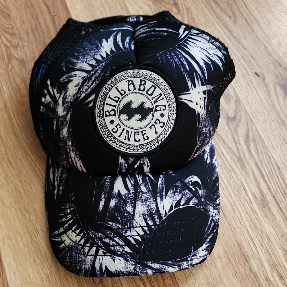 Billabong Hawaiian Print Hat